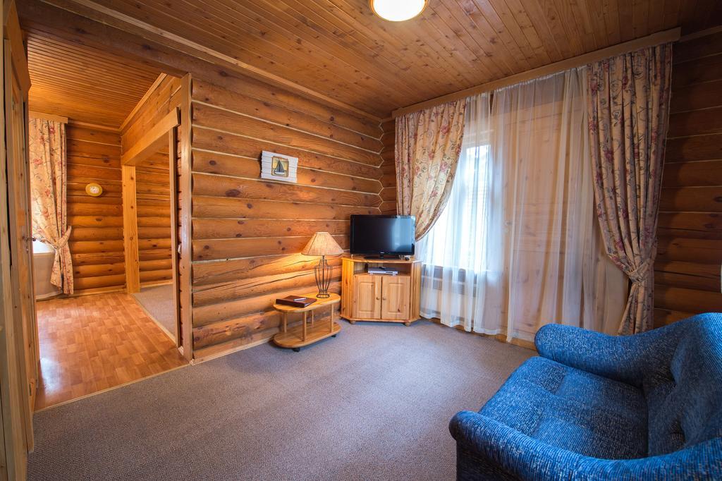 Lada Holiday Cottages Lopotovo Ruang foto